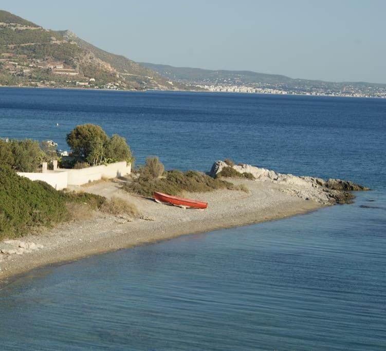 הוילה אגם ווליאגמני House By The Sea At Skaloma, Loutraki מראה חיצוני תמונה