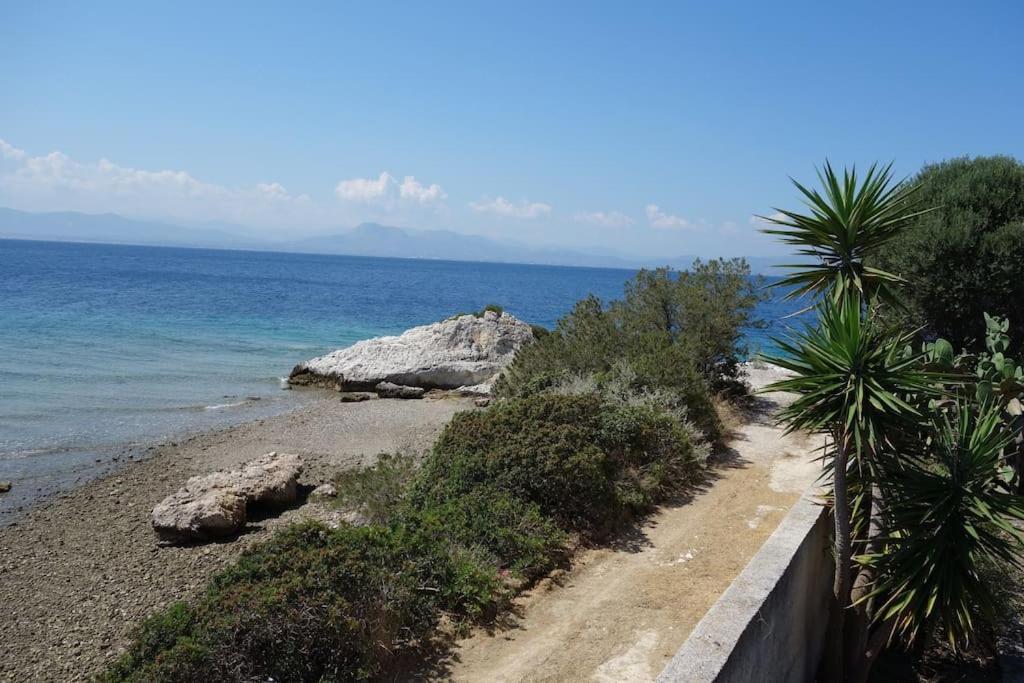 הוילה אגם ווליאגמני House By The Sea At Skaloma, Loutraki מראה חיצוני תמונה